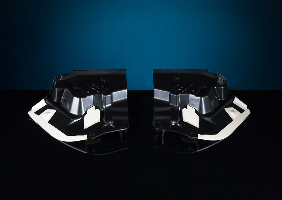 Wasserschutzdeckel Wasserschutzdeckel aus Kunststoff in der Fahrzeugtür